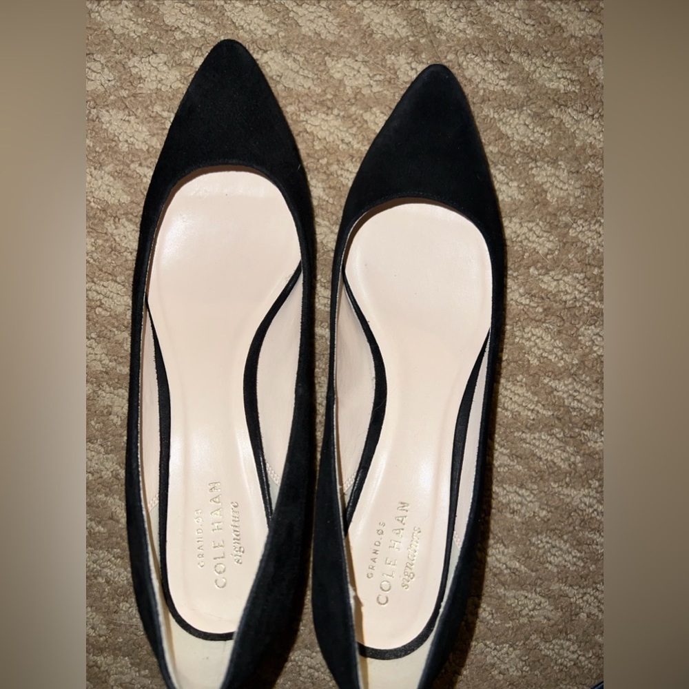 Cole Haan Black suede kitten heel pumps excellent condition